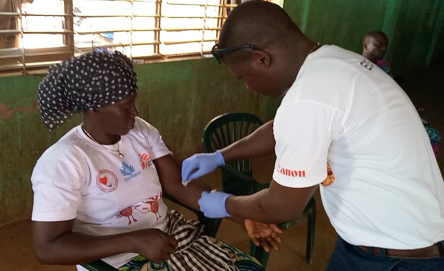 Célébration de la journée des donneurs de sang à l'hôpital Saint Jean de Dieu de Tanguieta