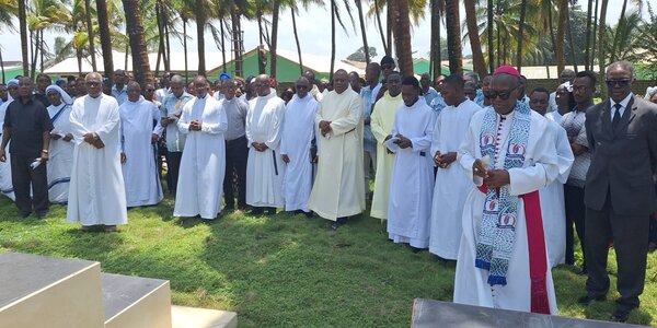 10EME  ANNIVERSAIRE DU DECES DES CONFRERES ET COLLABORATEURS DE L'HôPITAL SAINT JOSEPH DE MONROVIA